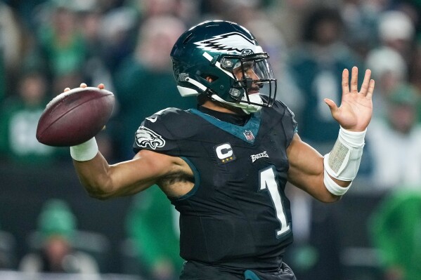 Eagles end 3-game skid, maintain control of NFC East title hopes