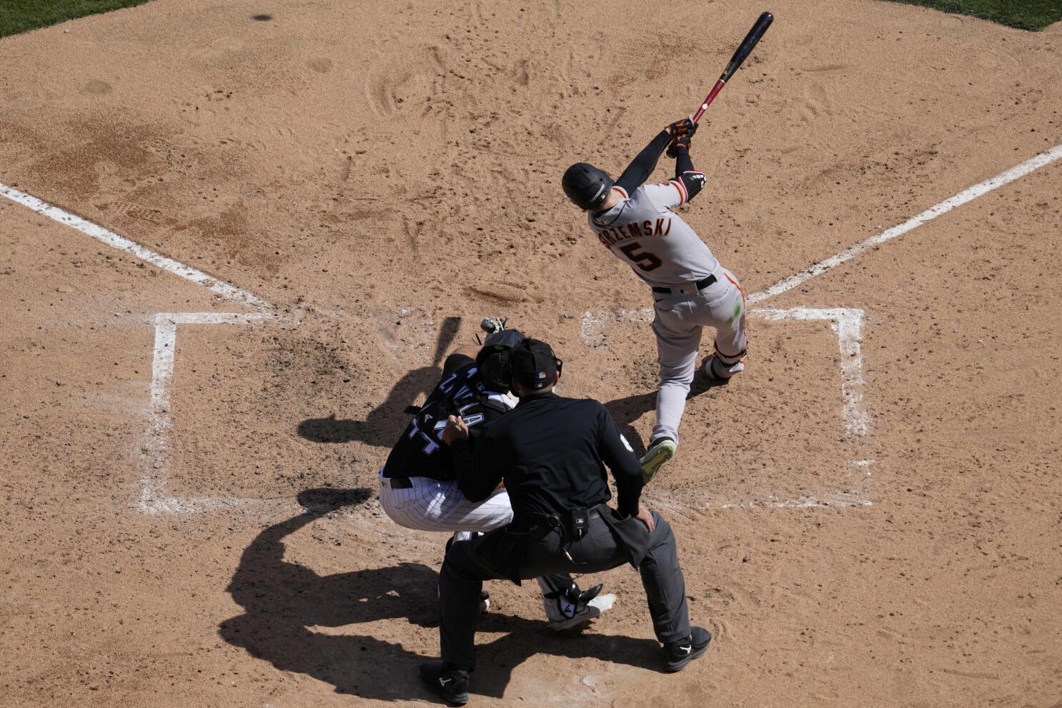 White Sox 3B Moncada to miss 3 weeks with strained oblique