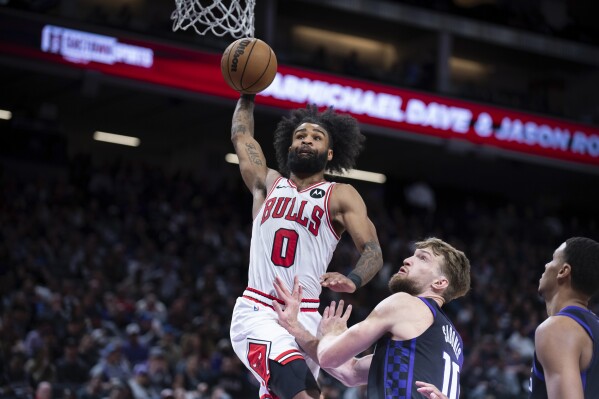 White scores career-high 37 as Bulls rally from 22 down to stun Kings  113-109