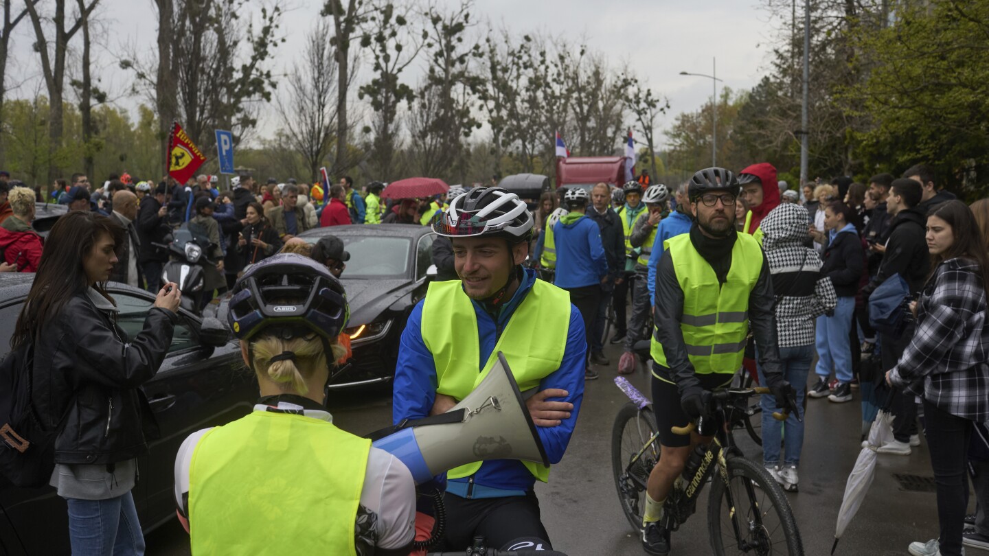 Serbian Students Cycle 1,300 km to Strasbourg for EU Support