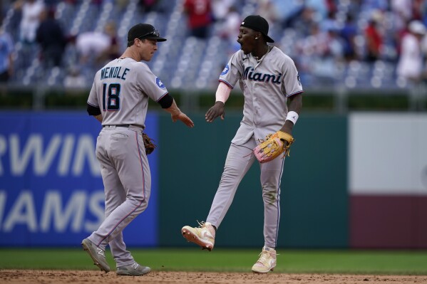 Phillies let one get away as David Robertson blows save in 6-5 loss to  Marlins