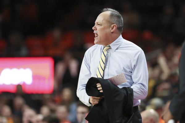 California head coach Mark Fox reacts after a call during the second half of an NCAA college basketball game against Oregon State in Corvallis, Ore., Saturday, March 4, 2023. (AP Photo/Amanda Loman)
