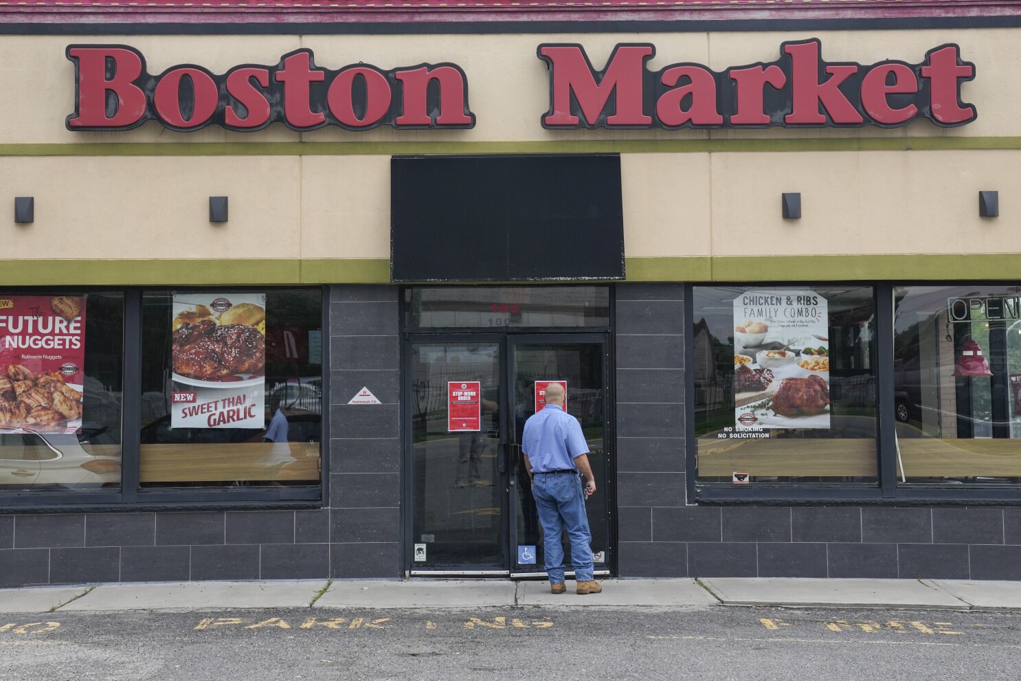 As Red Sox struggle, restaurants thrive but jersey sales fall