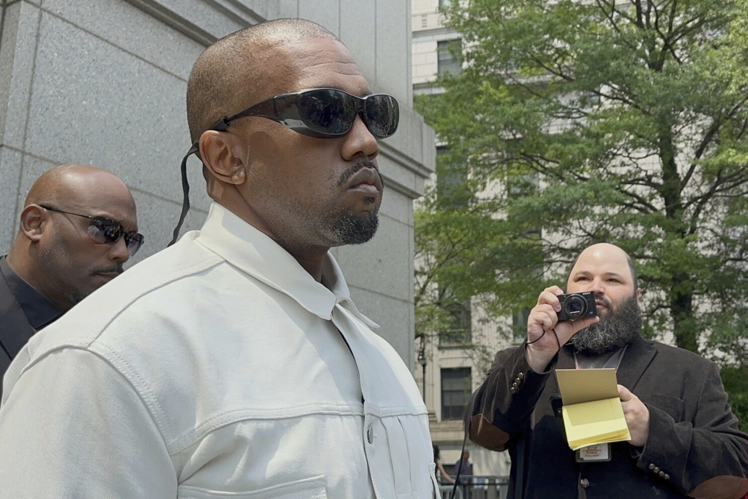 El rapero Ye, antes Kanye West, intenta asistir al juicio de Sean 