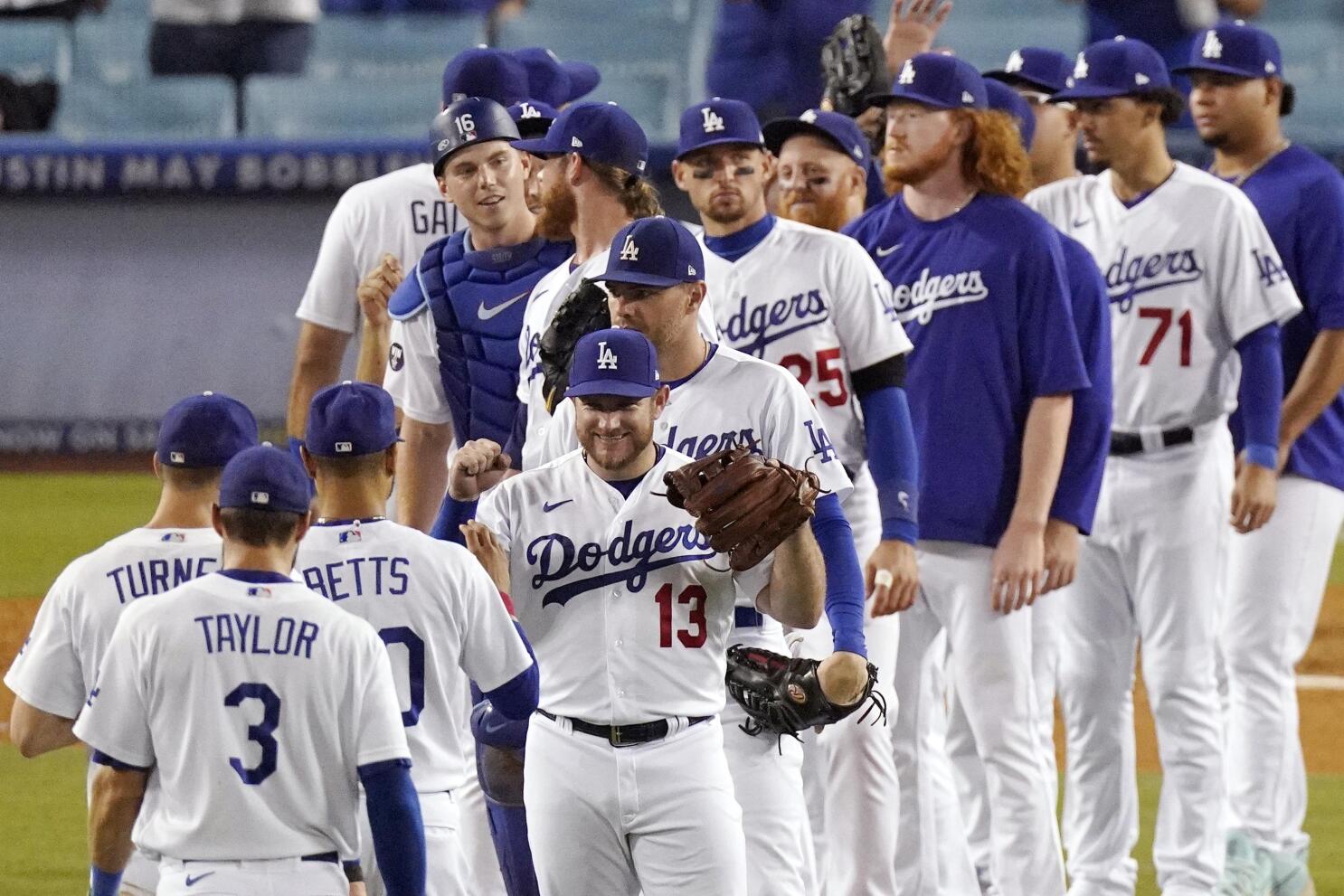 MLB roundup: Dodgers claw within half-game of Giants