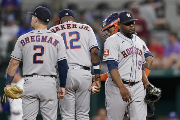 Astros' Martin Maldonado out after home plate collision