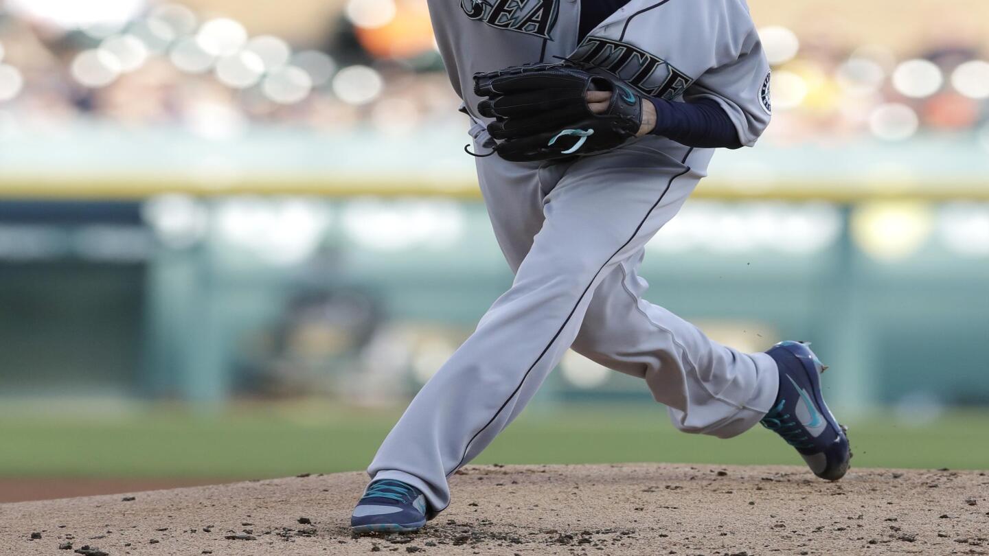Felix Hernandez has 'dead arm,' will be checked by doctors