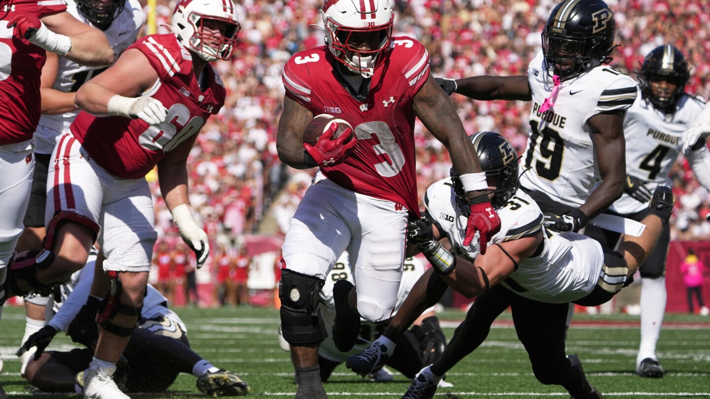 Wisconsin Football Defeats Northwestern 23-3