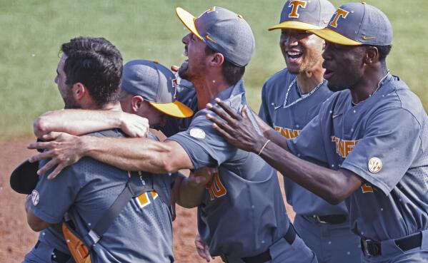 Tennessee baseball reaches 40-win mark with 5-3 series-clinching