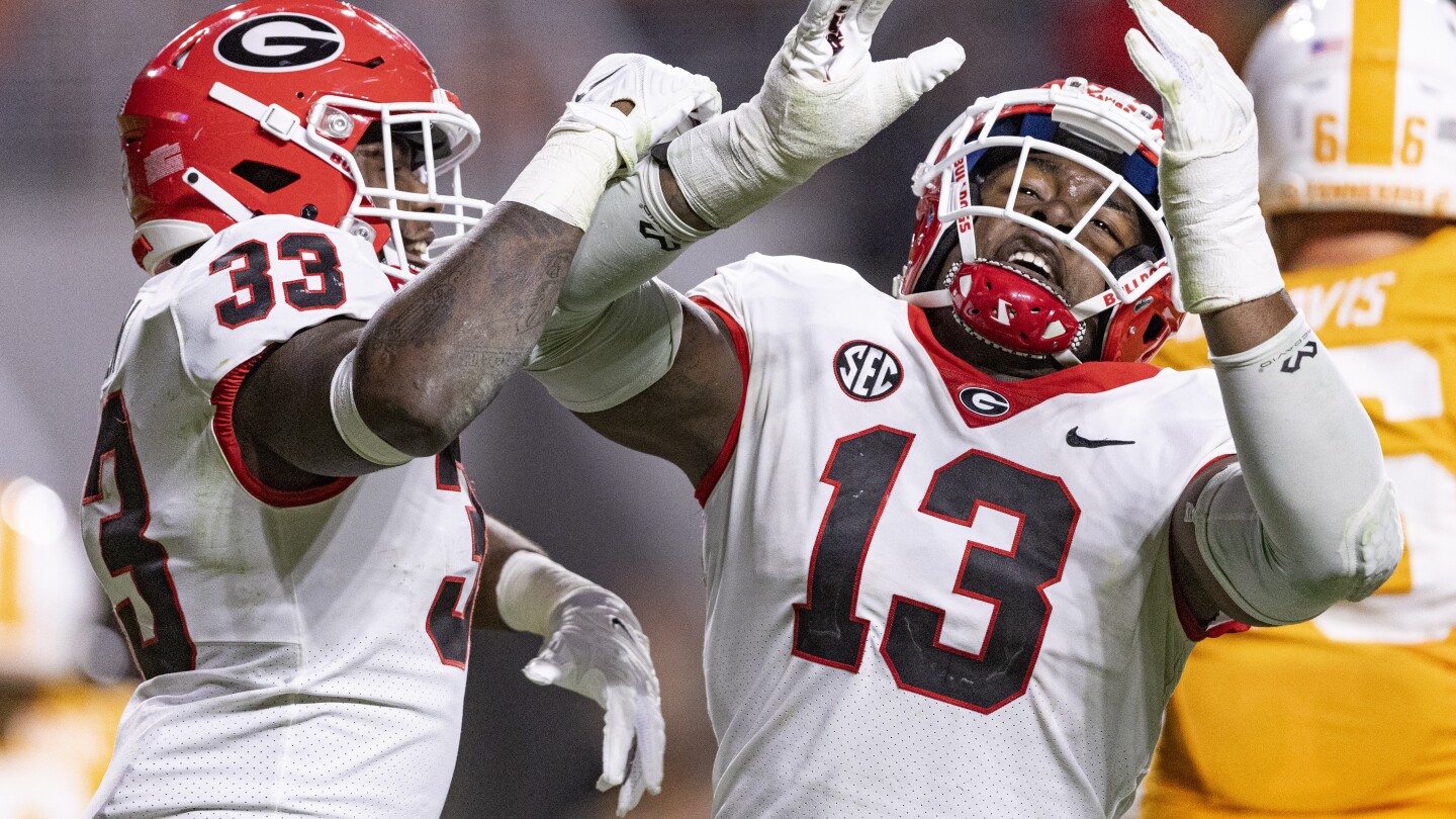 No. 1 Georgia gets through season opener without any major injury issues