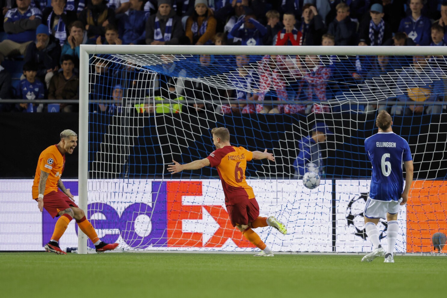 Mauro Icardi's goal and late assist lift Galatasaray to 3-2 win at Molde in  Champions League playoff