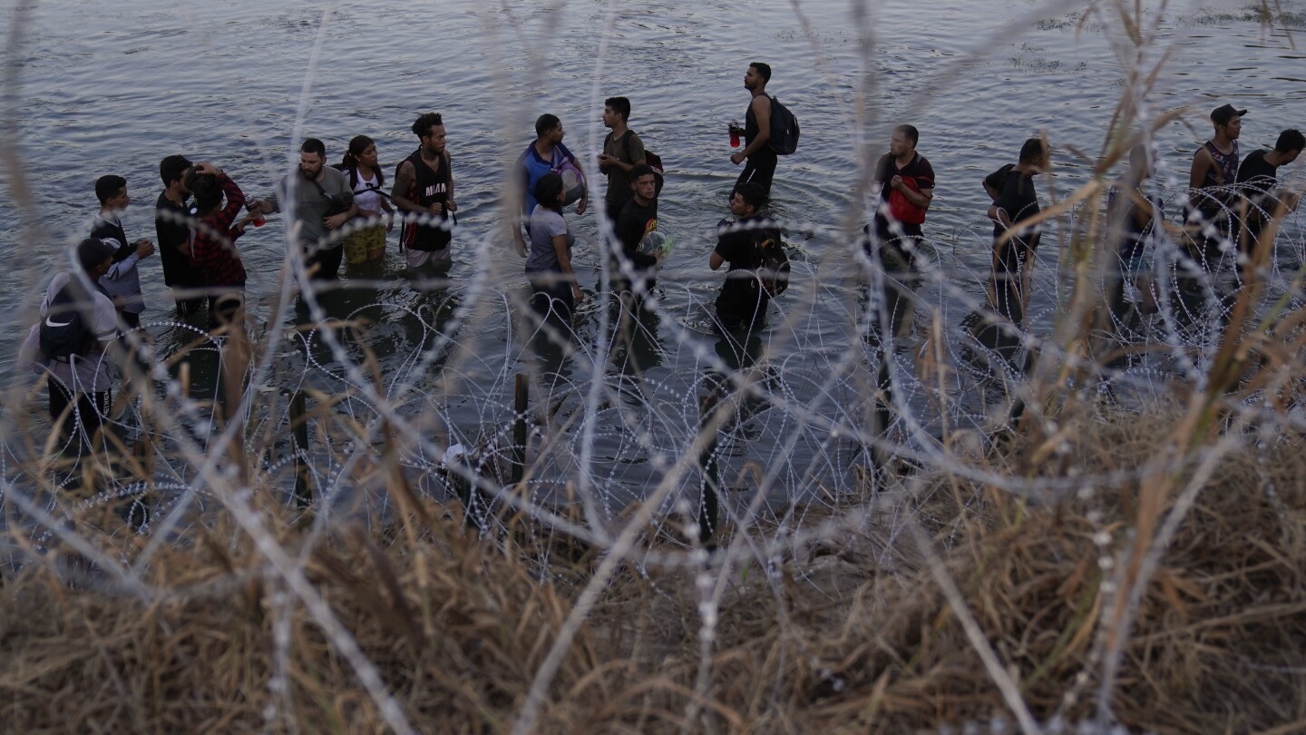 Federal Appeals Court Upholds Texas Razor Wire Barrier