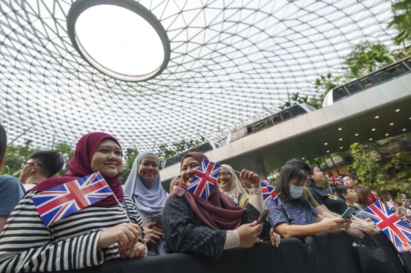 Shopping, meet-and-greets to return to Changi Airport