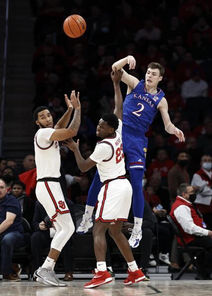 KU Jayhawks, OU battling 2 other programs for highly-rated high school  hoops guard