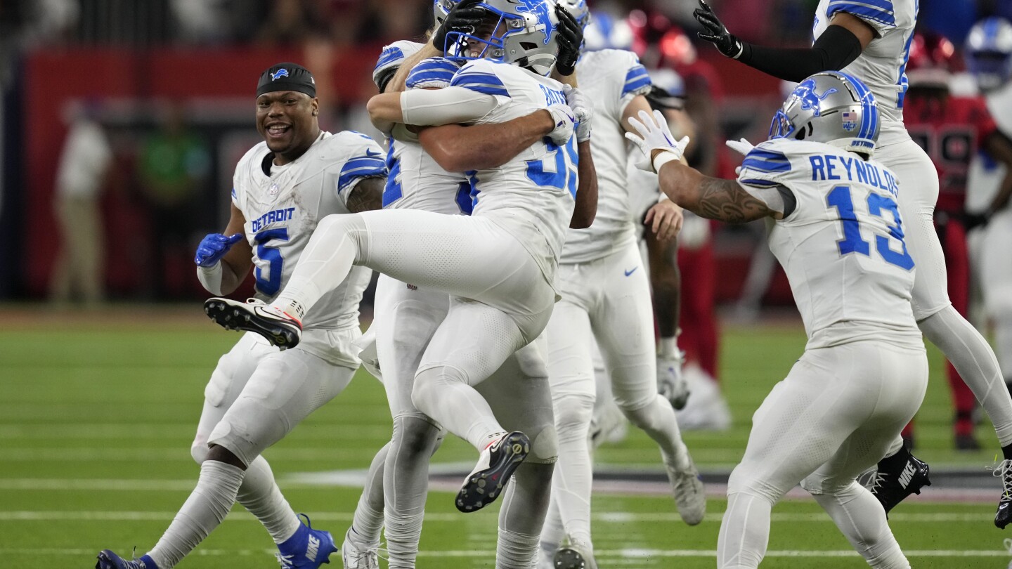 Jake Bates makes 52-yarder as time expires, Lions overcome Jared Goff's 5 INTs to beat Texans 26-23