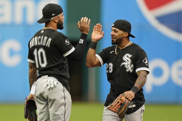 Griffey leads White Sox in debut