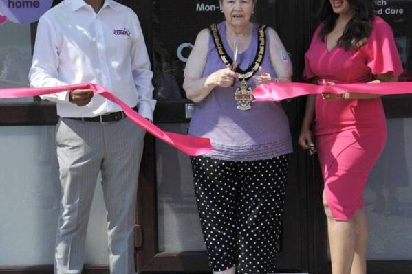 Official Opening of Guardian Angel Carers Reading Marked by Mayor's Visit