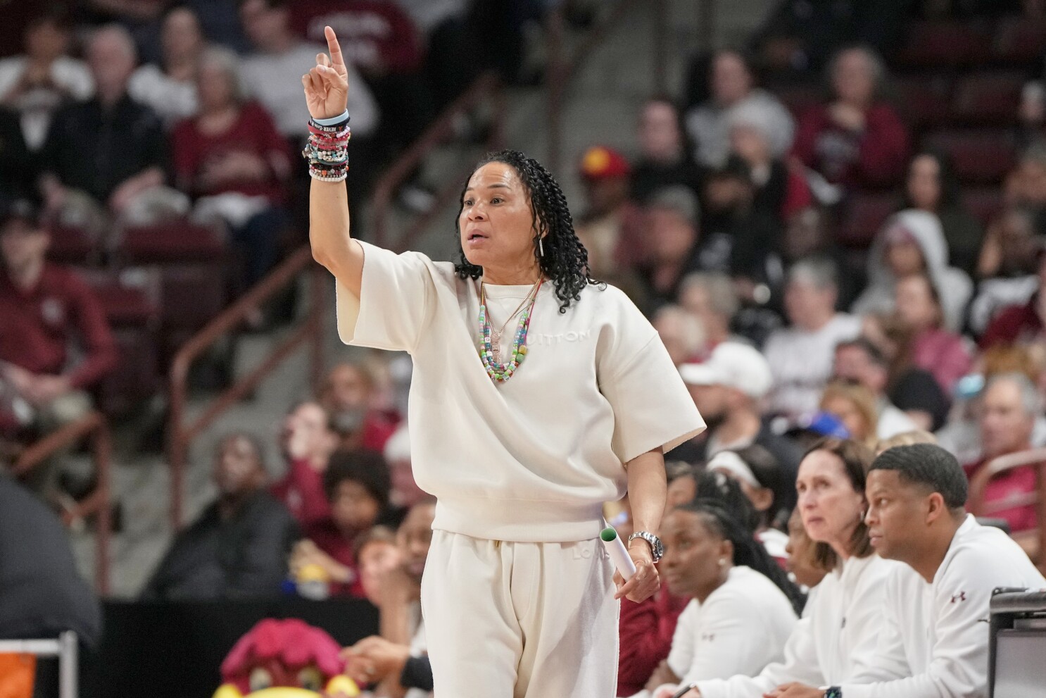 South Carolina, Indiana women in March Madness rematch after tight Sweet 16 game last year