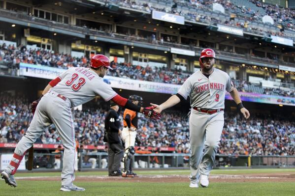 Mike Moustakas' RBI walk, 06/04/2022