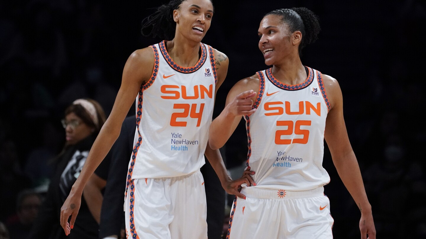 Сгодените съотборнички от Sun Алиса Томас и Деуана Бонър намират баланс между работата и личния живот в WNBA