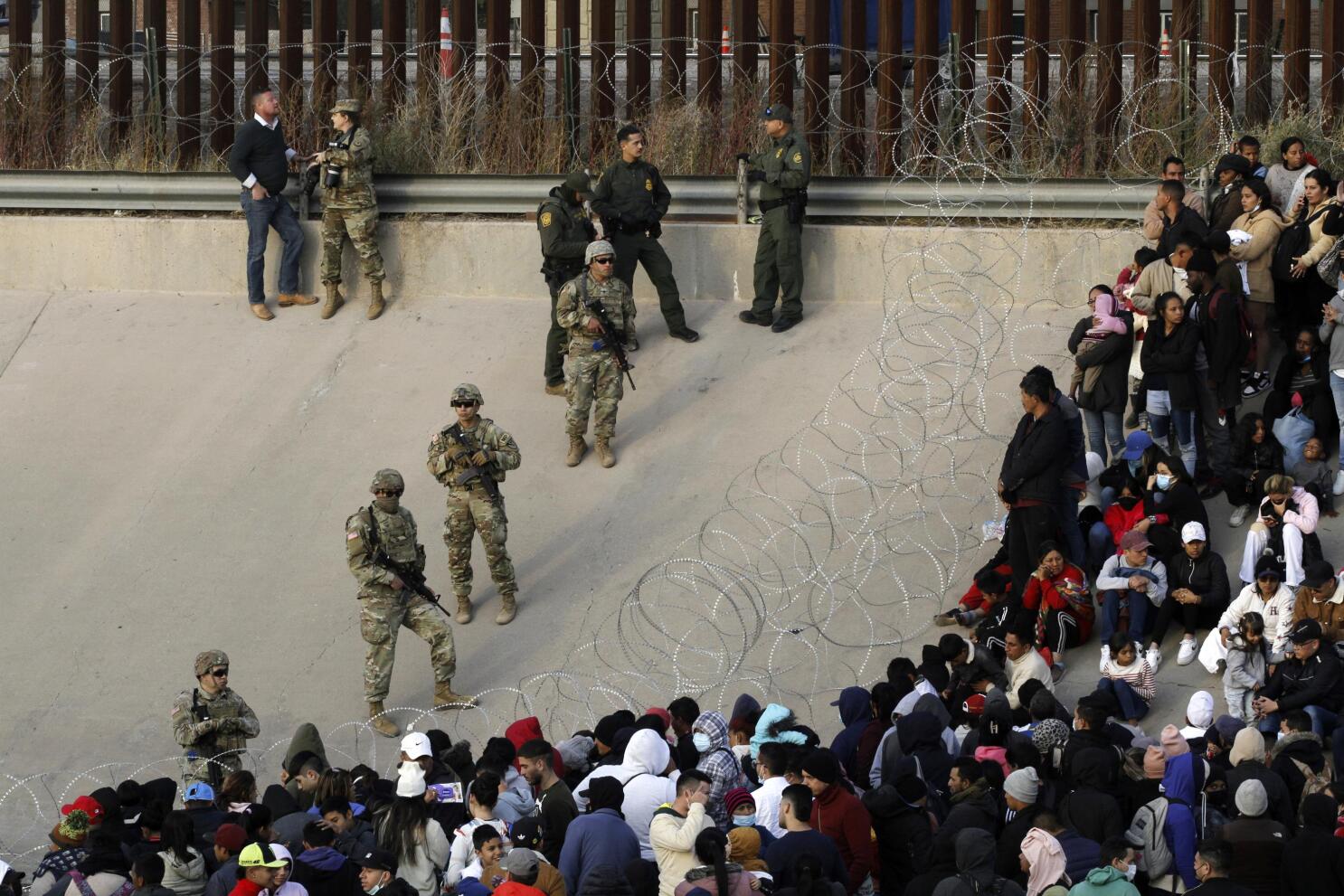 Migrants line up at the border, awaiting the end of Title 42