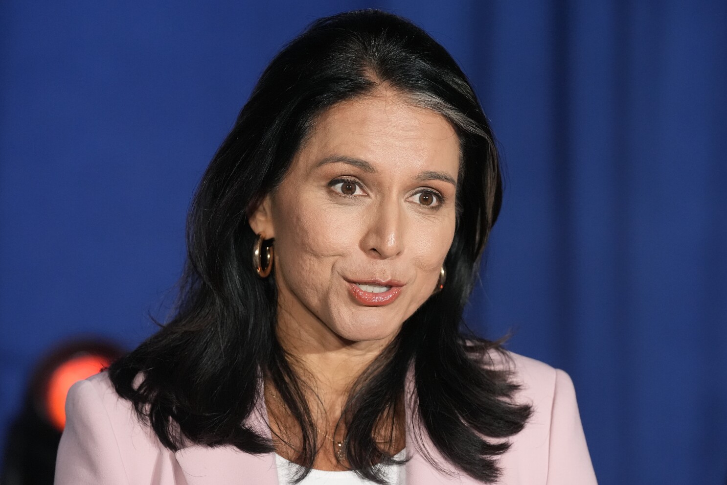 Quan điểm đồng cảm của Tulsi Gabbard đối với Nga gây lo ngại