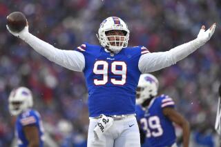 Vikes add free agents DT Phillips, TE Mundt, OL Schlottman