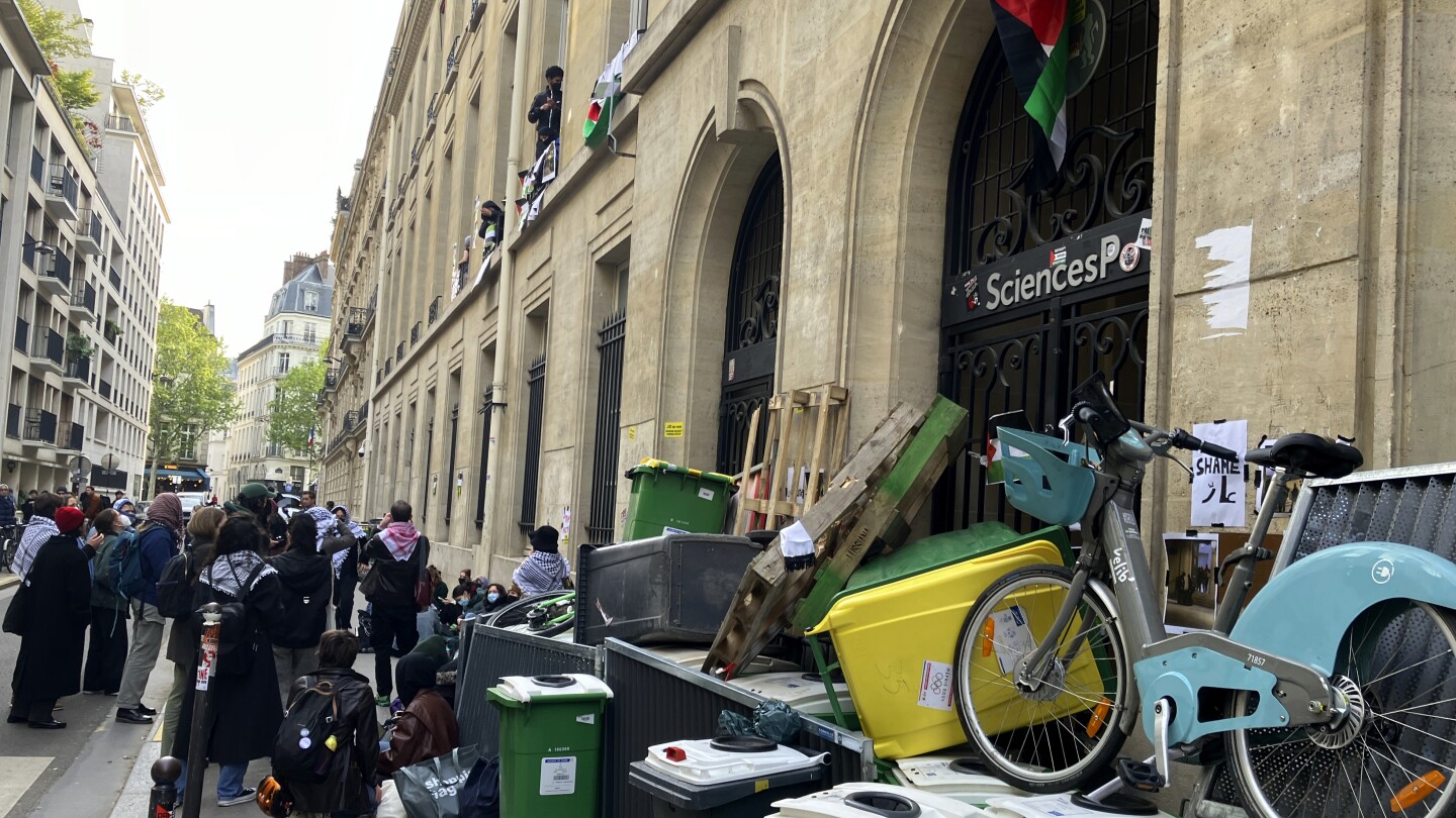 Estudantes da prestigiada Universidade de Paris ocupam um campus em um protesto pró-Palestina
