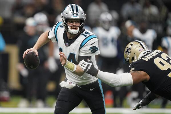 Saints lose to Panthers 7-10