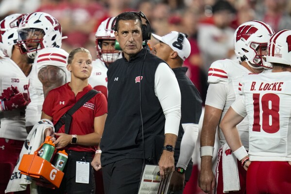 Why Wisconsin vs Rutgers football game is on Peacock in Week 6