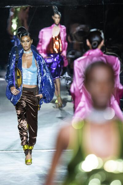 Tom Ford Closes New York Fashion Week With a Lavish, Disco-Inspired Show -  EBONY