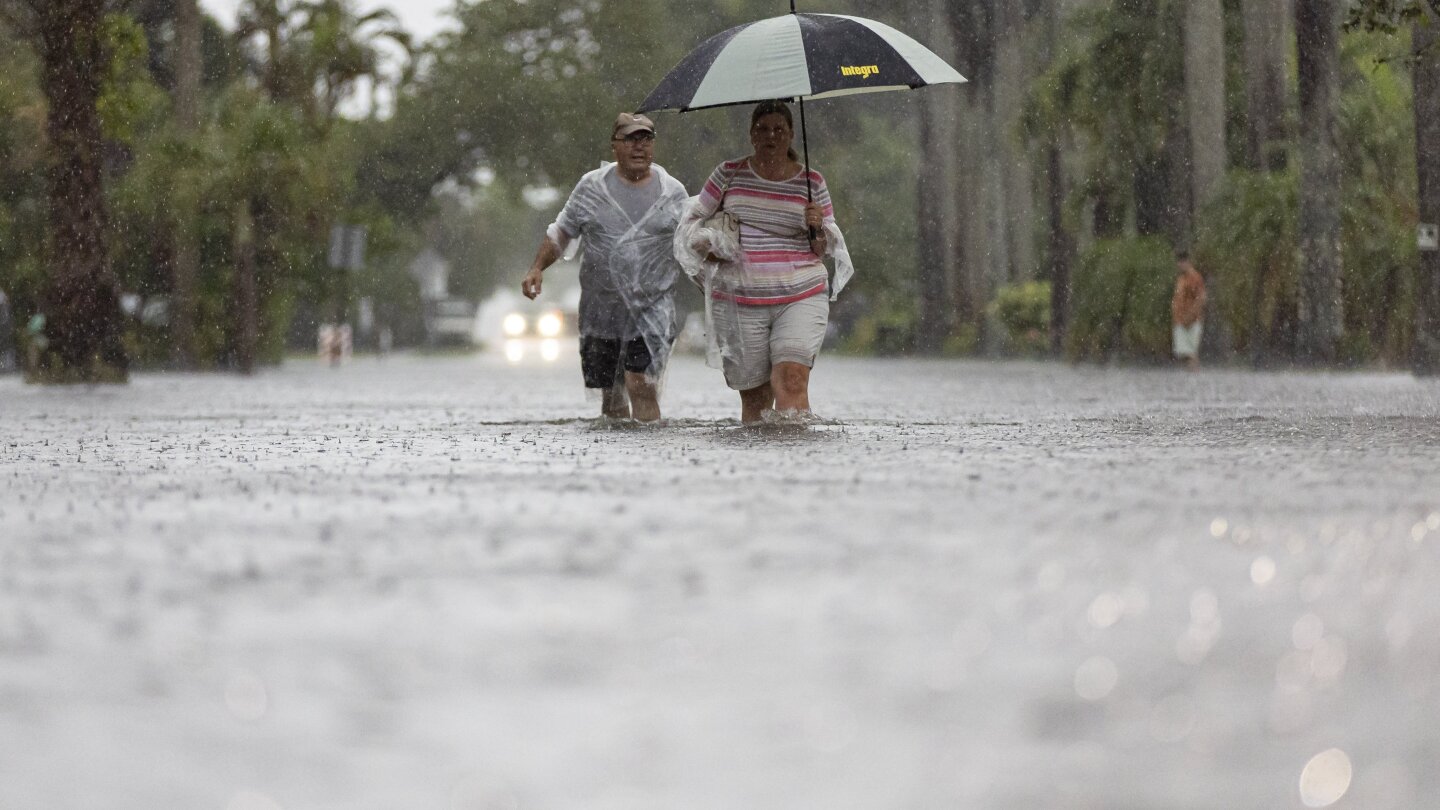 Сезонът на ураганите във Флорида през 2024 г. пристига с дъждовен потоп