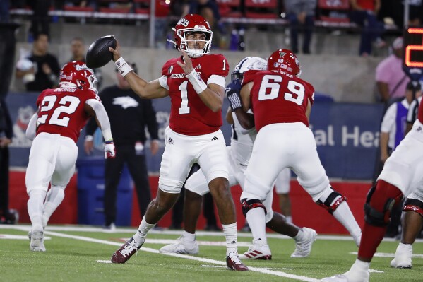Sherrod's third touchdown run lifts Fresno State over Utah State
