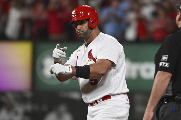 Wainwright, Molina make history in Cardinals' 4-1 win over Brewers