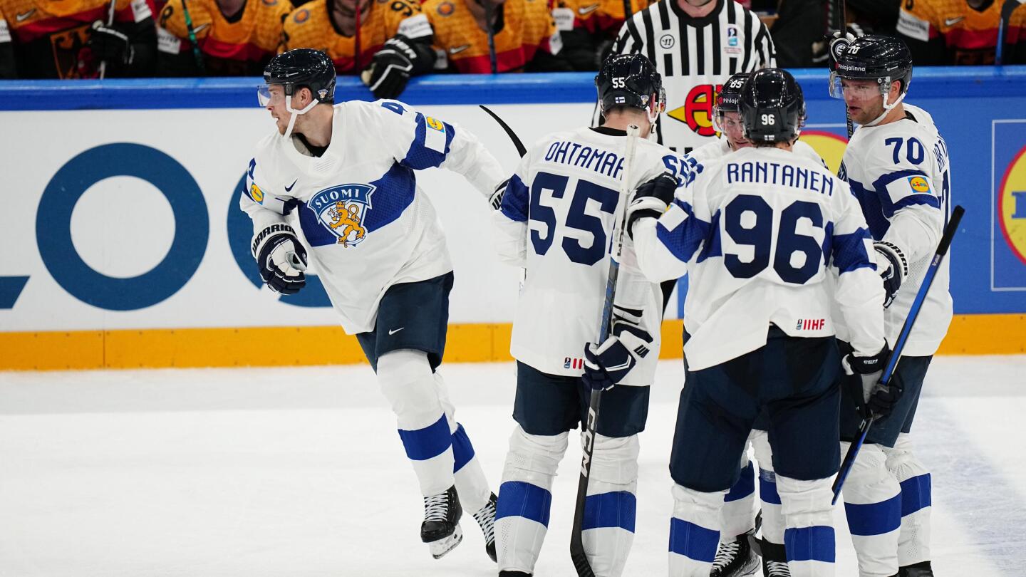 Fínsko porazilo na majstrovstvách sveta v ľadovom hokeji Nemecko a Slovensko Lotyšsko.
