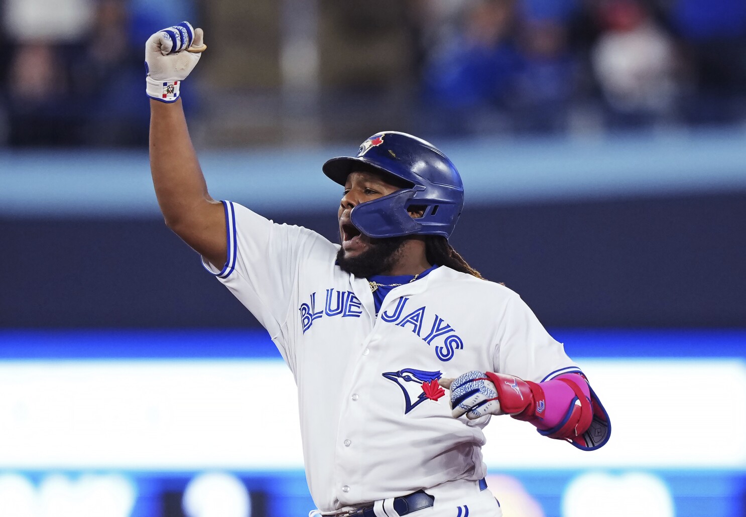 Blue Jays acquire two-time All-Star Merrifield from Royals for