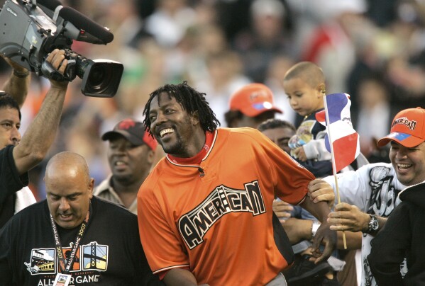 Vladimir Guerrero Jr. and father photos: Home Run Derby champs in past