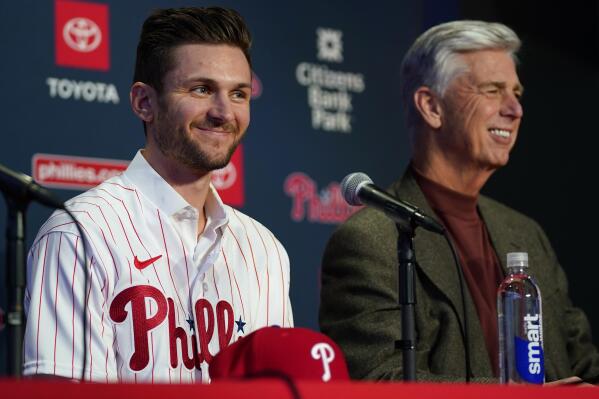 Trea Turner is heading to the Philadelphia Phillies on a 11 year, $300  million contract 🤑🤑🤑