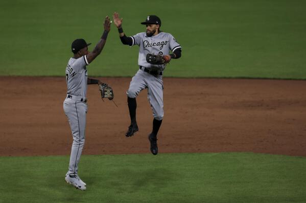 Dylan Cease overcomes rocky first as White Sox' bats come alive