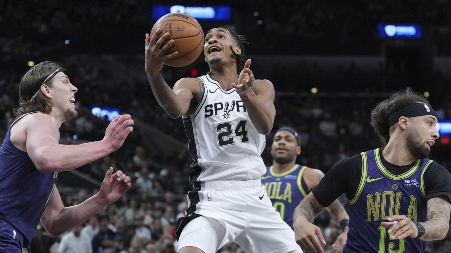 Spurs Edge Pelicans 119-115 Despite McCollum's 26 Points