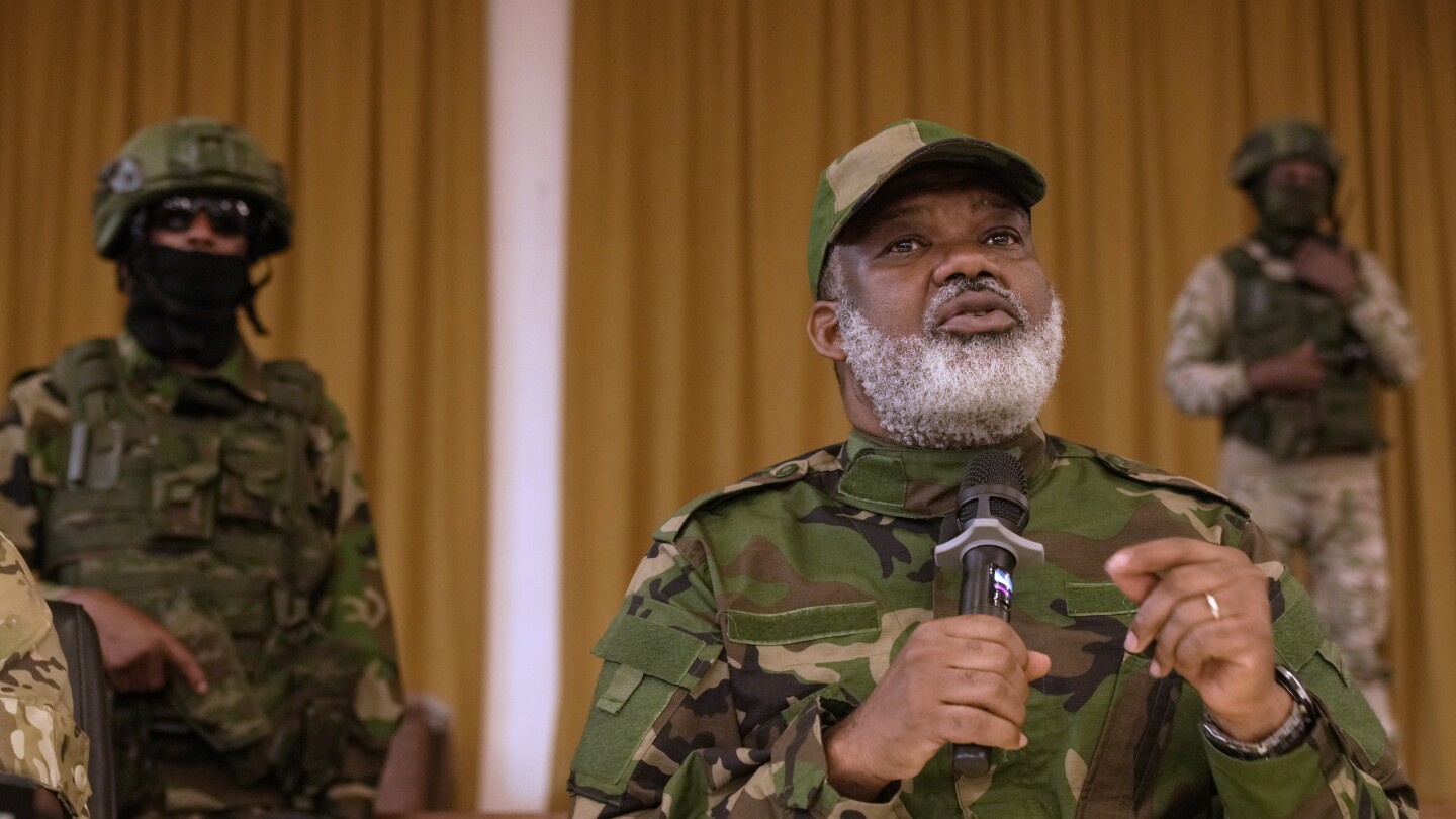 Rwanda-backed rebels in jap Congo say they plan to take their combat to the capital