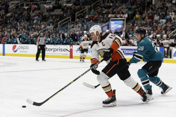 Ducks begin life after Getzlaf with 4-year playoff drought