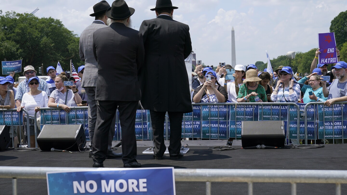 Антисемитизмът и страховете за безопасност нарастват сред американските евреи, установява проучване