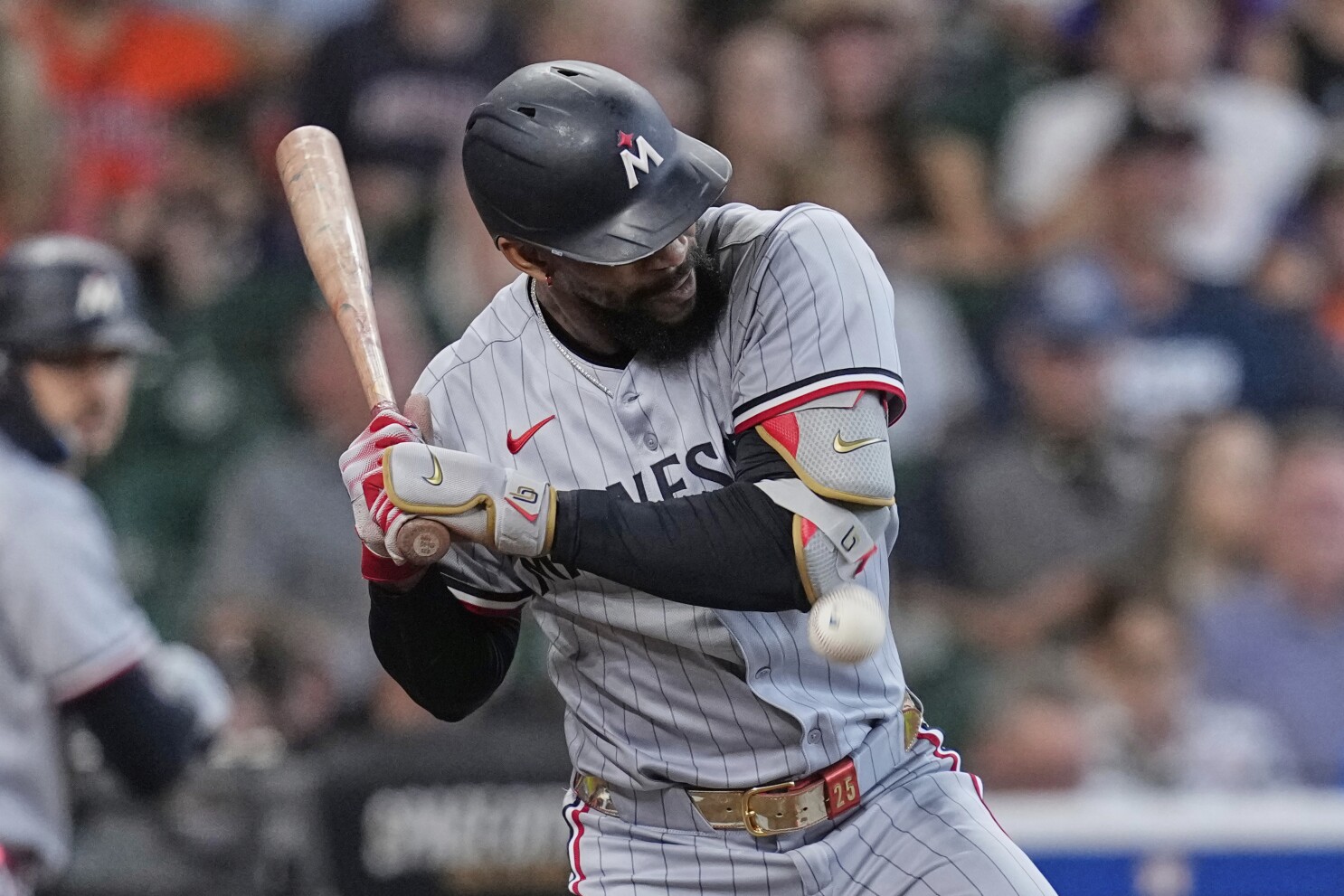 Twins scratch Byron Buxton from series finale vs. Astros after being hit by pitch