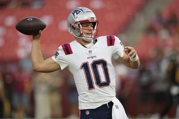 Analysis: Patriots have no reason to rush rookie quarterback Drake Maye |  AP News