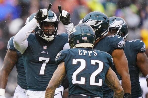 Eagles hope to extend NFL's hottest start at Arizona