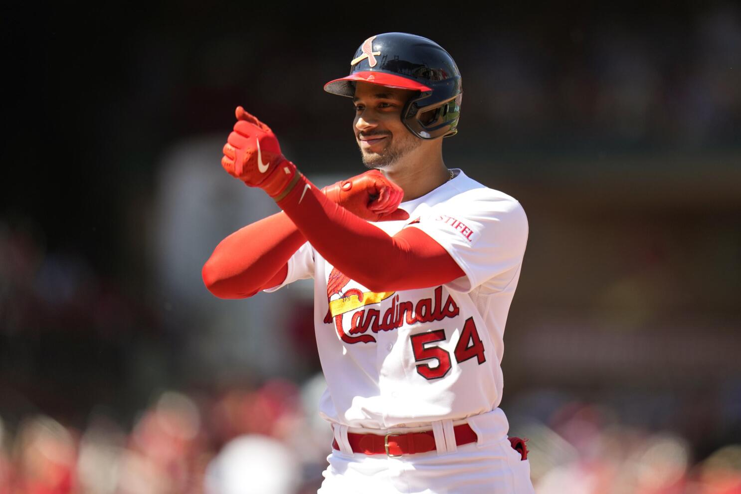 Arenado hits 30th homer to rally Cardinals to 6-4 win over Reds