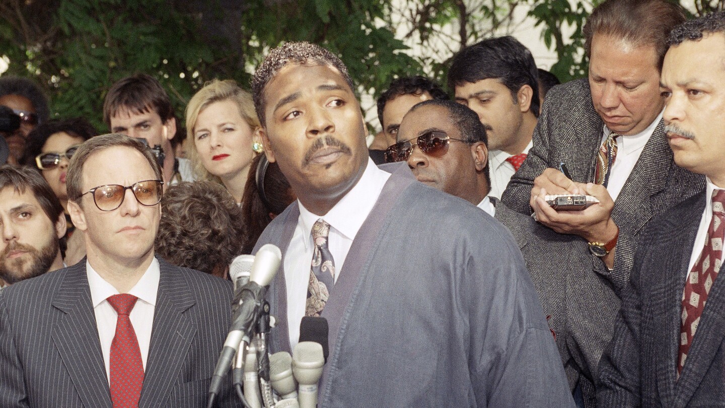 Днес в историята: 3 март Родни Кинг е бит от полицията в Лос Анджелис