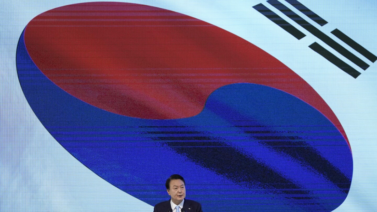 Jihokorejský prezident Yoon před summitem v Camp Davidu vyzývá k silné bezpečnostní spolupráci se Spojenými státy a Japonskem