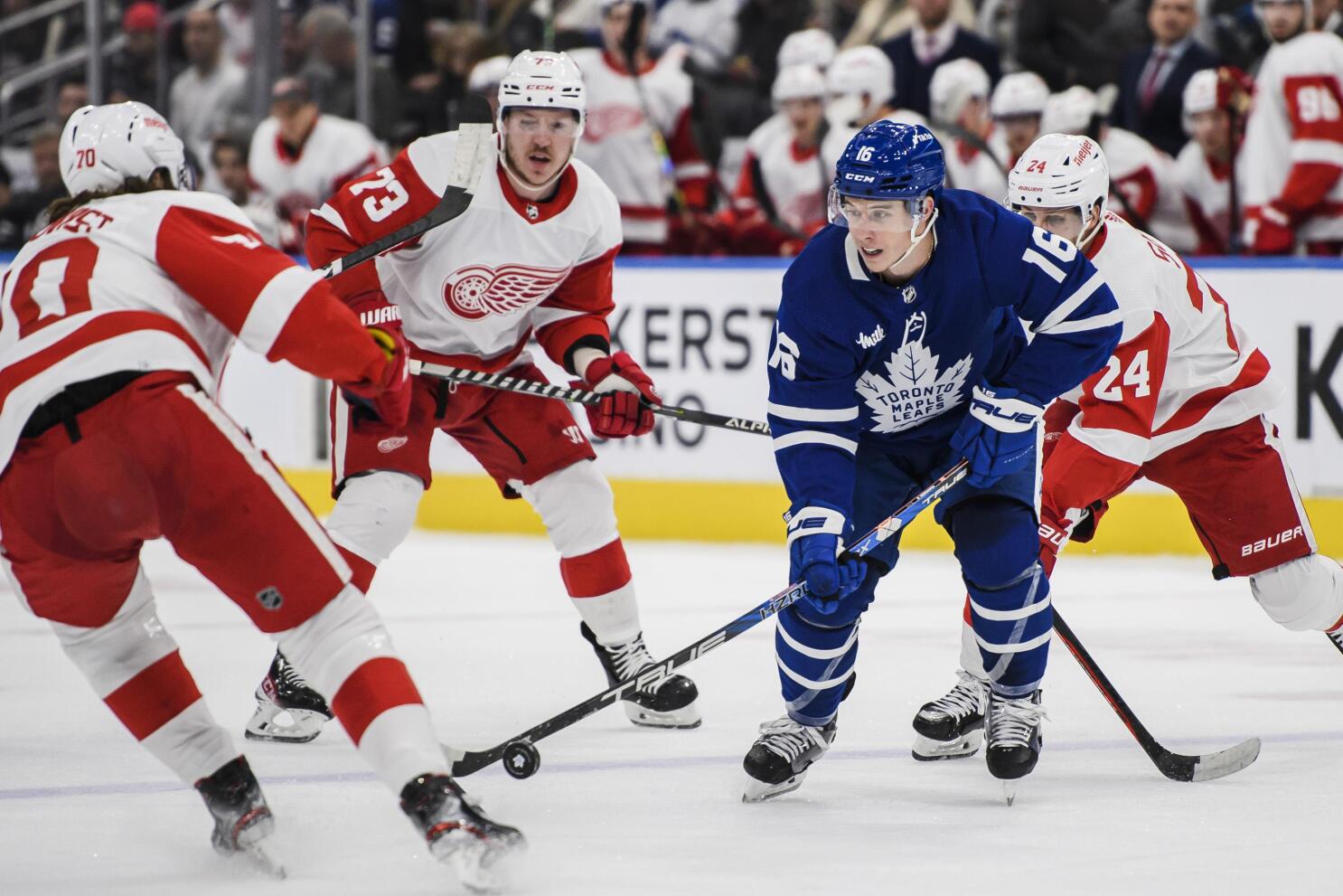 Maple Leafs use early momentum to fuel commanding win over